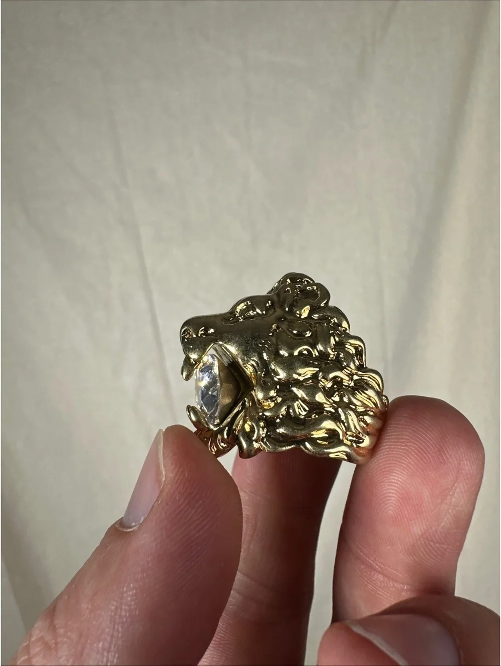 Gucci Lion Head Crystal Ring Gold Tone Size 19 Italy 402763